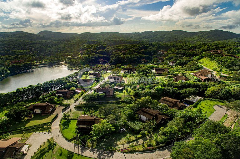 Mansión con 6 suites y jacuzzi, Condominio Monte Flor