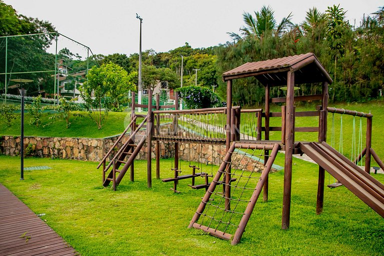 Mansion with 6 suites and hot tub, Monte Flor Condominium