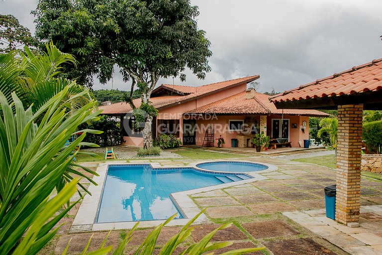 Apartamento com 2 quartos e deck privativo em Guaramiranga (