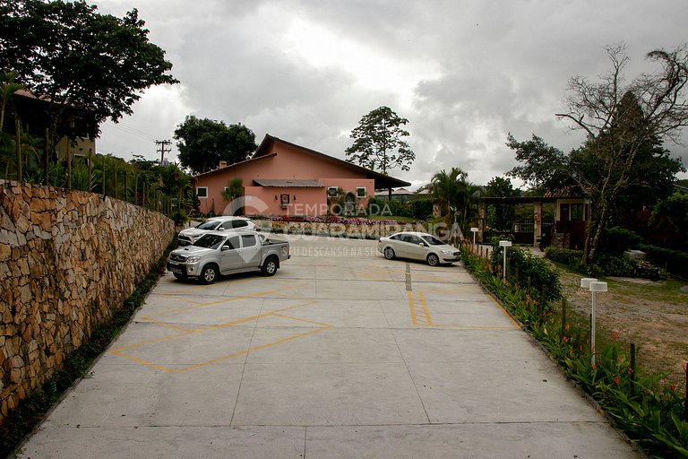 Chalé 06 Monte Verde – 3 quartos perto da praça