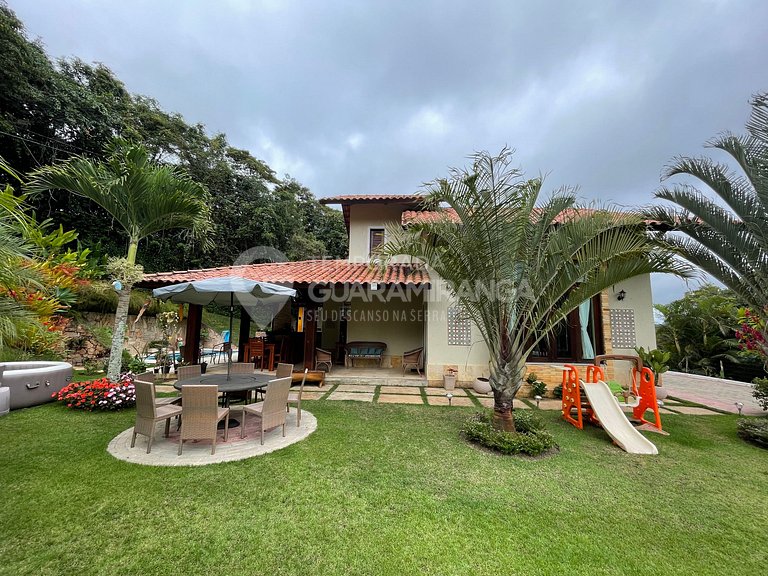 Mansão com 6 suítes e piscina em Guaramiranga (Chalé Montana
