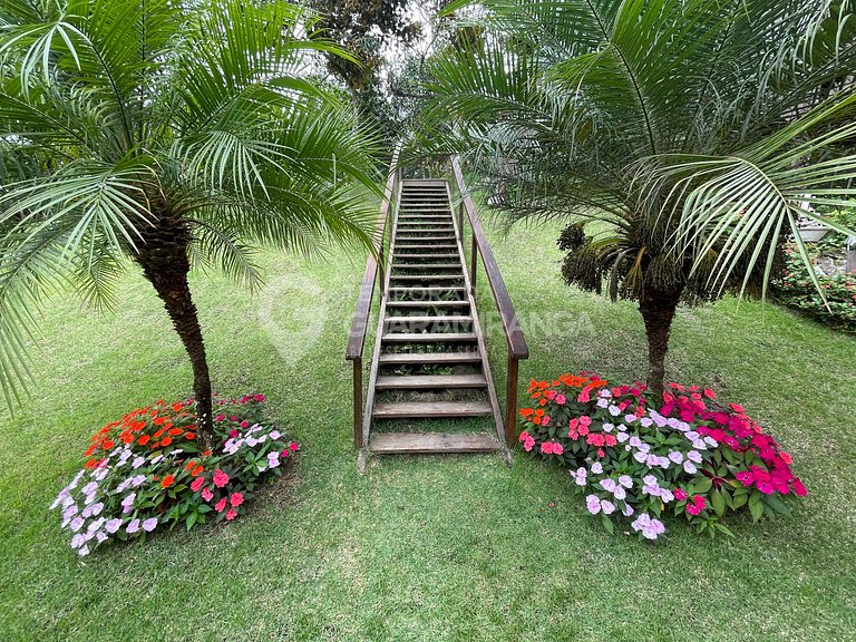 Mansão com 6 suítes e piscina (Chalé Montana)