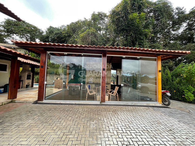 Mansão com 6 suítes e piscina (Chalé Montana)