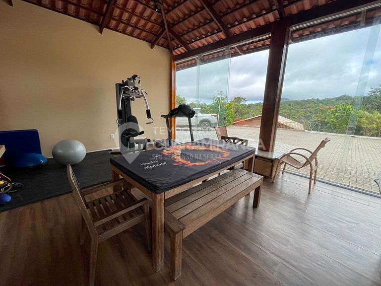 Mansão com 6 suítes e piscina em Guaramiranga (Chalé Montana
