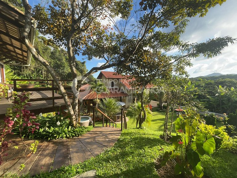 Mansão com 6 suítes e piscina em Guaramiranga (Chalé Montana