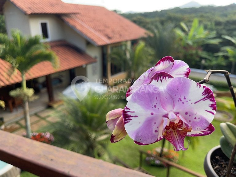 Mansão com 6 suítes e piscina (Chalé Montana)