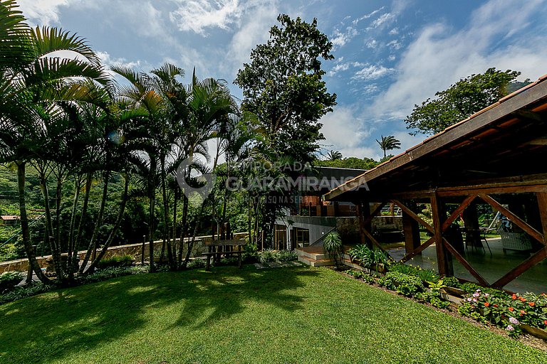 Large house with pool and game room in Guaramiranga (Casa So