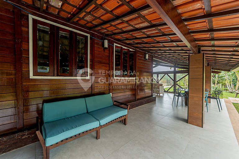Grande casa com piscina e salão de jogos em Guaramiranga (Ca