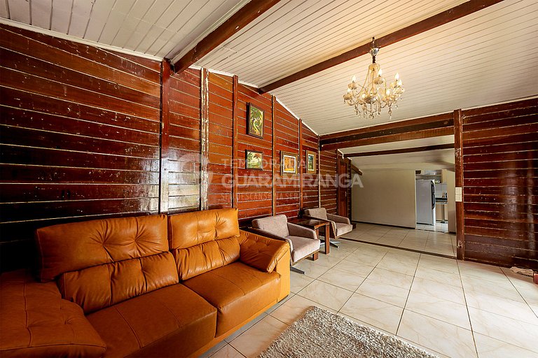 Grande casa com piscina e salão de jogos em Guaramiranga (Ca