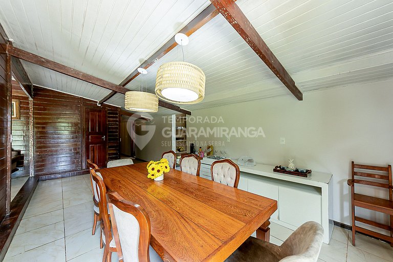 Grande casa com piscina e salão de jogos em Guaramiranga (Ca