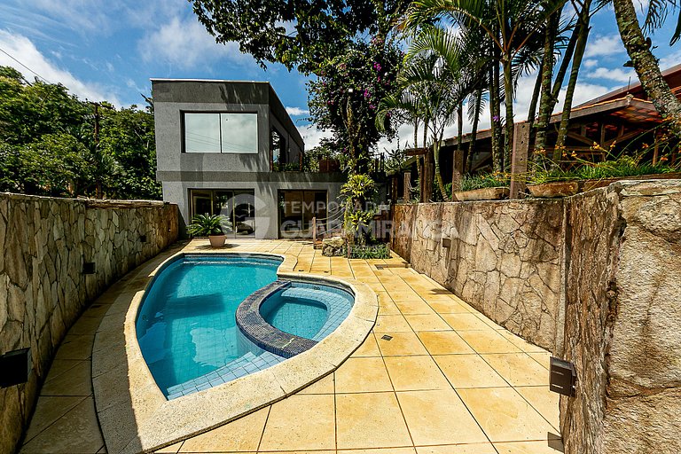 Large house with pool and game room in Guaramiranga (Casa So