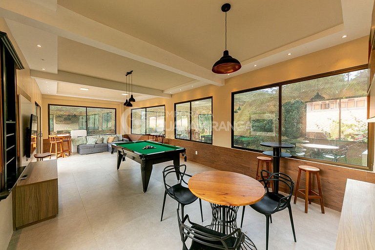 Large house with pool and game room in Guaramiranga (Casa So
