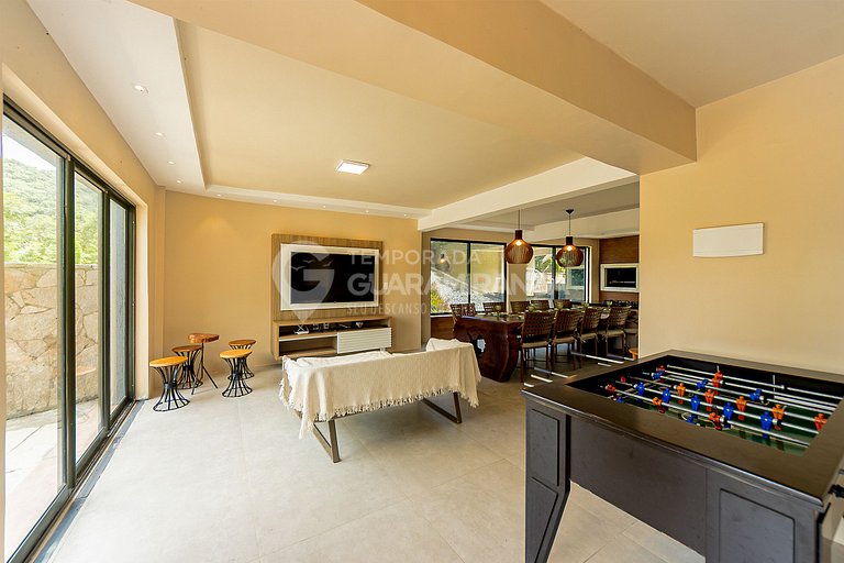 Large house with pool and game room in Guaramiranga (Casa So