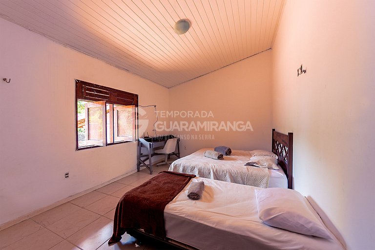 Grande casa com piscina e salão de jogos em Guaramiranga (Ca