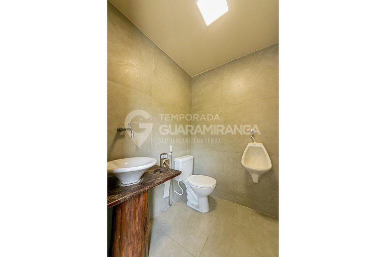 Grande casa com piscina e salão de jogos em Guaramiranga (Ca