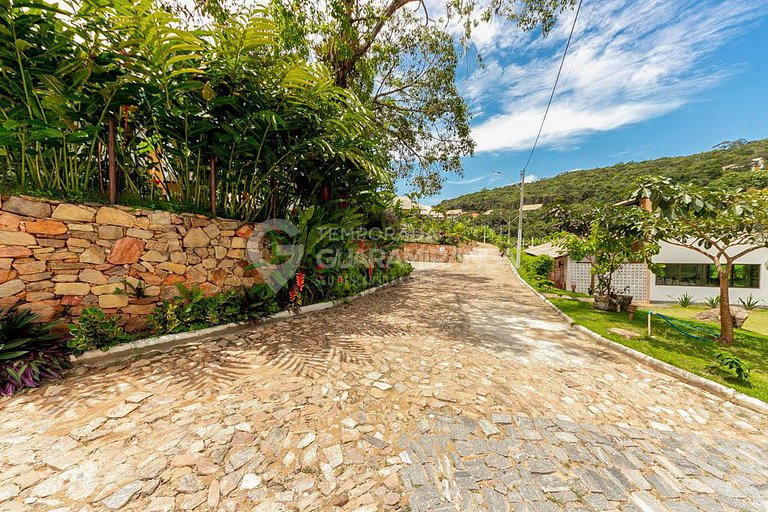 Casa 4 Suítes em Cond. de Luxo - 31 Cid. Jardins