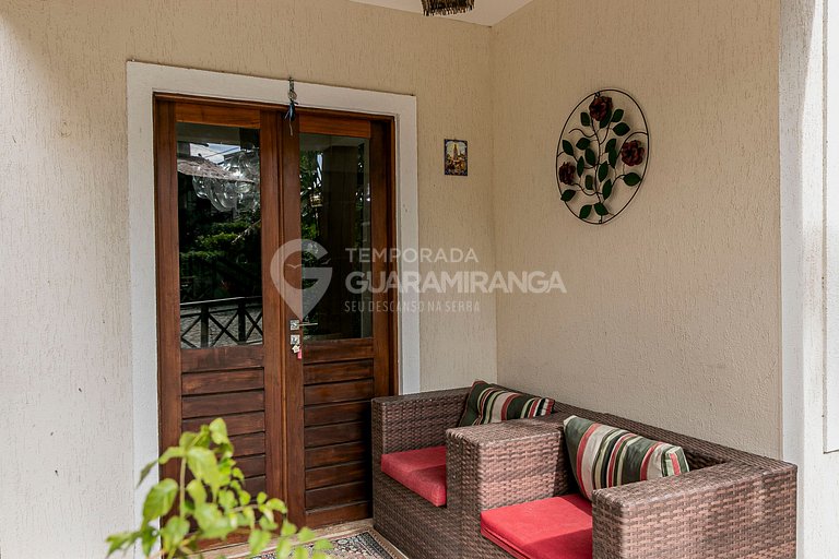 Casa triplex com 4 quartos e hidromassagem no centro de Guar