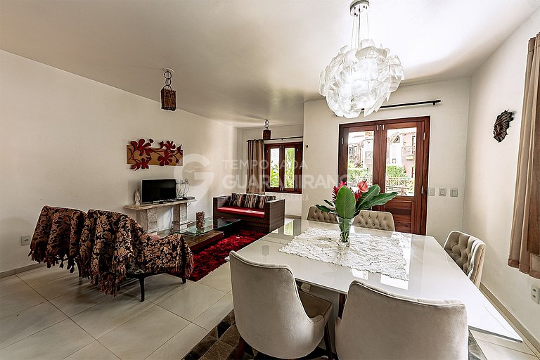 Casa triplex com 4 quartos e hidromassagem no centro de Guar