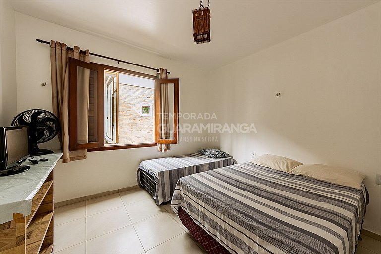 Casa triplex com 4 quartos e hidromassagem no centro de Guar