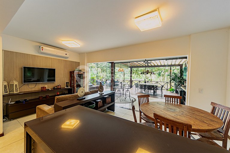 Loft com Jacuzzi de frente para lago no melhor condomínio de