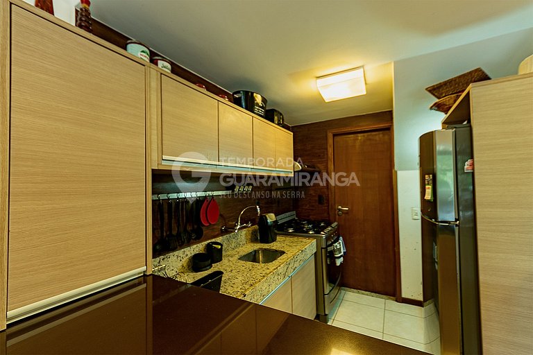 Loft com Jacuzzi de frente para lago no melhor condomínio de