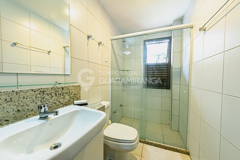 Loft com Jacuzzi de frente para lago no melhor condomínio de