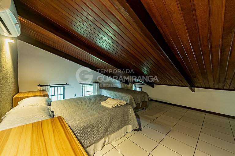 Loft com Jacuzzi de frente para lago no melhor condomínio de