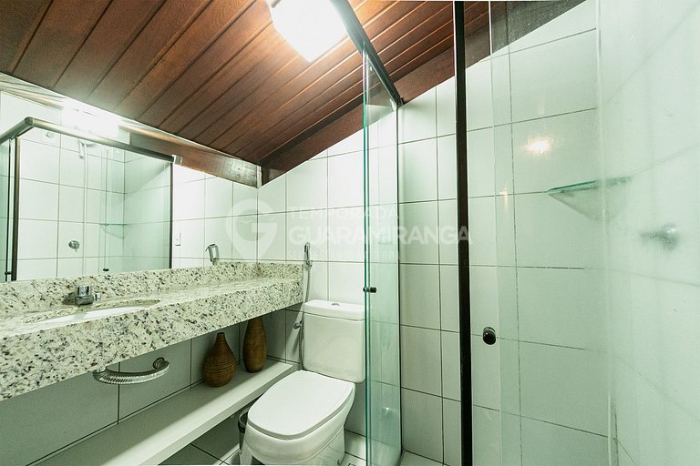 Loft com Jacuzzi de frente para lago no melhor condomínio de