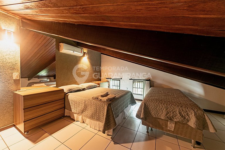 Loft com Jacuzzi de frente para lago no melhor condomínio de