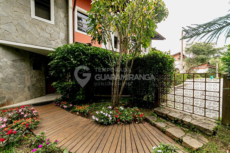 Loft com Jacuzzi de frente para lago no melhor condomínio de
