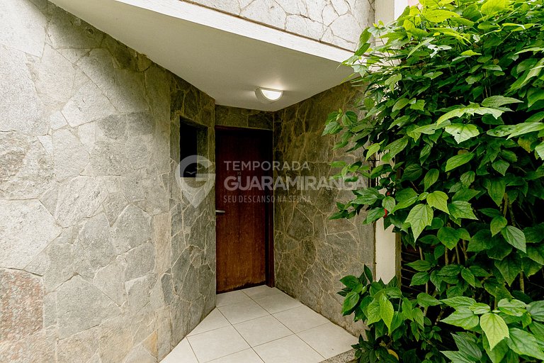 Loft com Jacuzzi de frente para lago no melhor condomínio de