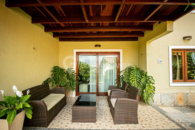 Apartamento com 2 quartos e deck privativo em Guaramiranga (
