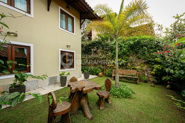 Apartamento com 2 quartos e deck privativo em Guaramiranga (