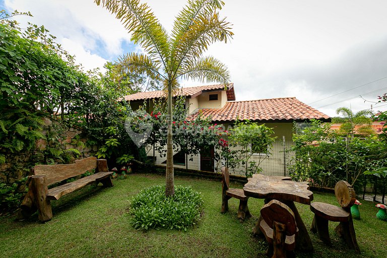 Apartamento com 2 quartos e deck privativo em Guaramiranga (
