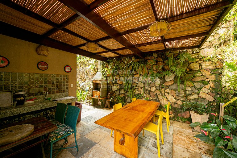 Apartamento com 2 quartos e deck privativo em Guaramiranga (