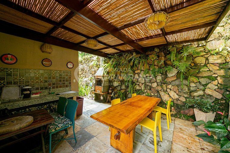 Apartamento com 2 quartos e deck privativo em Guaramiranga (