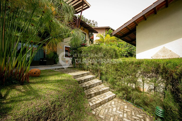 Apartamento com 2 quartos e deck privativo em Guaramiranga (