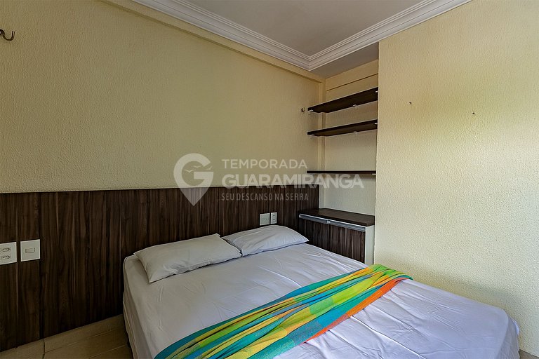 Flat com 2 quartos no centro de Guaramiranga - (202 Itaúna I