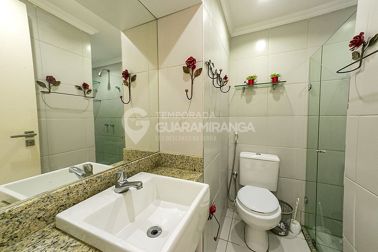 Flat com 2 quartos no centro de Guaramiranga - (202 Itaúna I