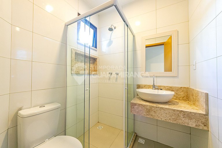 House with 4 Suites in a Luxury Gated Community (Loft 32 – C
