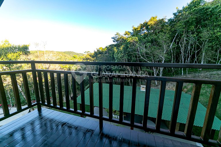 House with 4 Suites in a Luxury Gated Community (Loft 32 – C