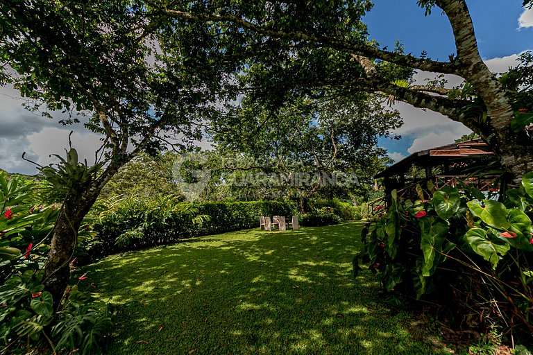 Casa com Piscina e Hidromassagem e vista para as montanhas n