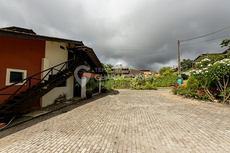 Casa com Piscina e Hidromassagem e vista para as montanhas n
