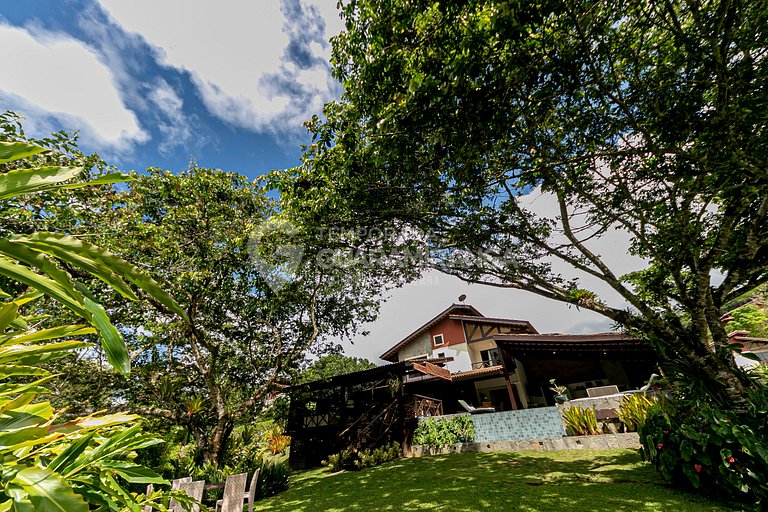 Casa com Piscina e Hidromassagem e vista para as montanhas n