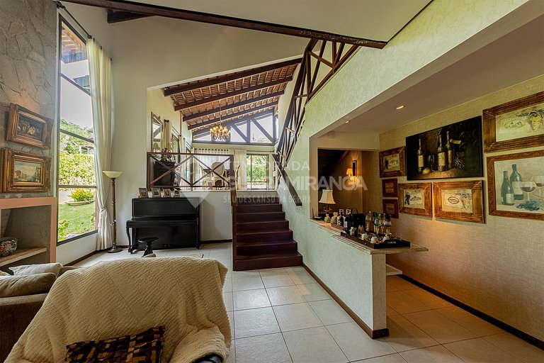 Casa com Piscina e Hidromassagem e vista para as montanhas n