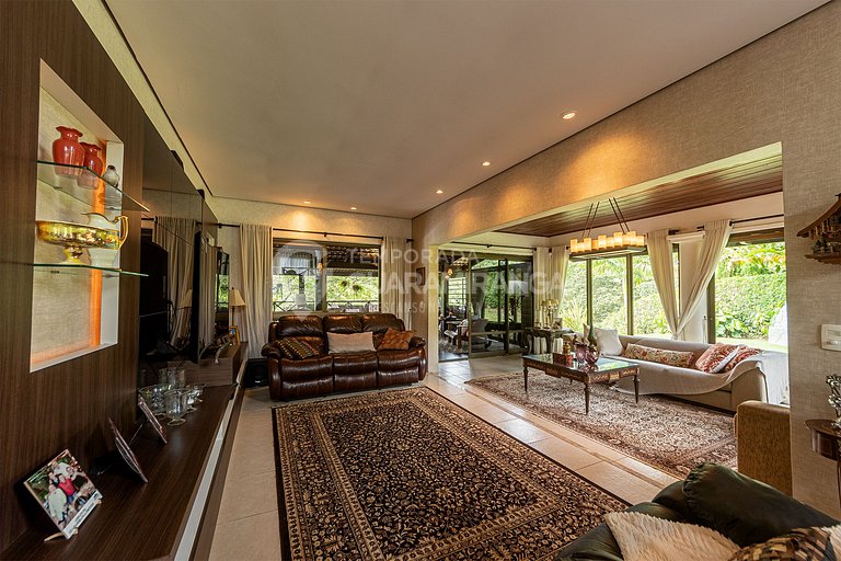 Casa com Piscina e Hidromassagem e vista para as montanhas n