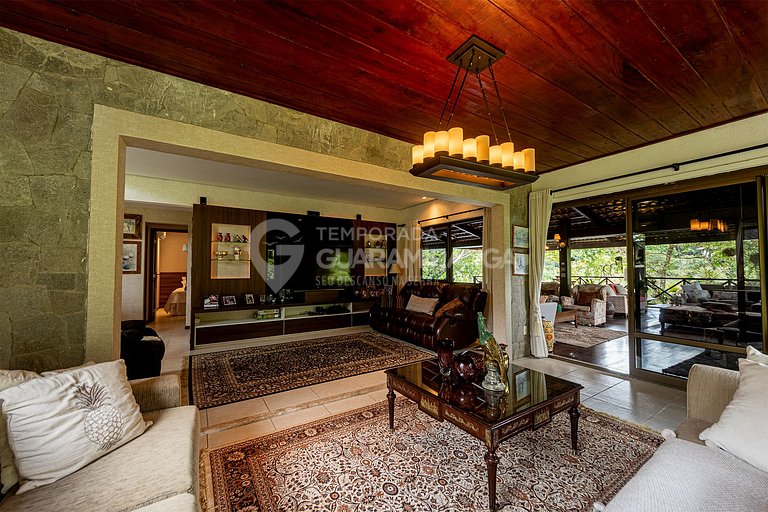 Casa com Piscina e Hidromassagem e vista para as montanhas n