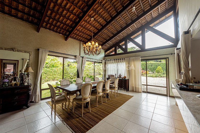 Casa com Piscina e Hidromassagem e vista para as montanhas n