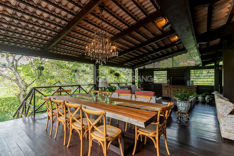Casa com Piscina e Hidromassagem e vista para as montanhas n