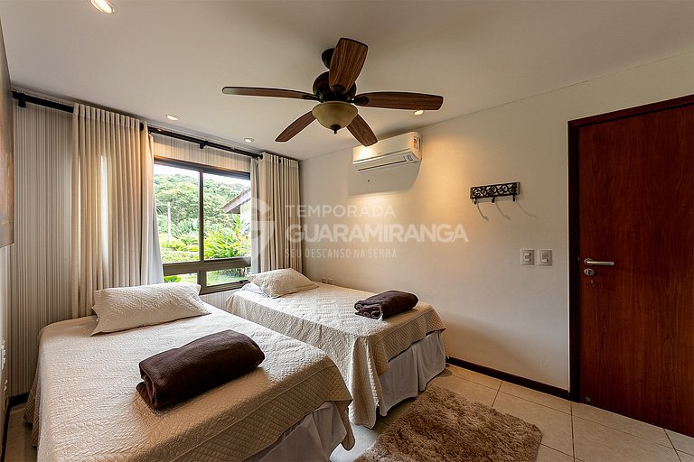 Casa com Piscina e Hidromassagem e vista para as montanhas n